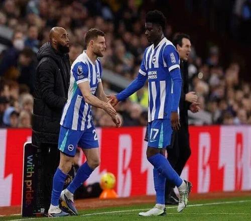 曼联猎物公开摆烂！开场22分钟被换下夏窗真要买他吗