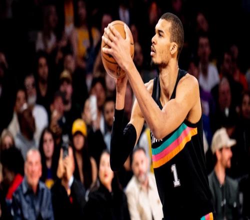 文班亚马40+12马刺痛宰湖人5连胜布朗尼12+6