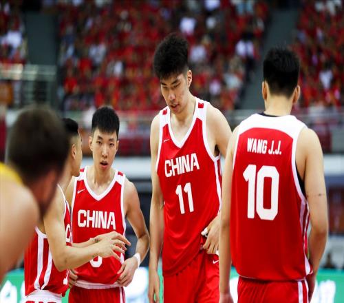 男篮中锋4选3！杜锋弟子提前出局，郭艾伦队友上位，周琦留悬念