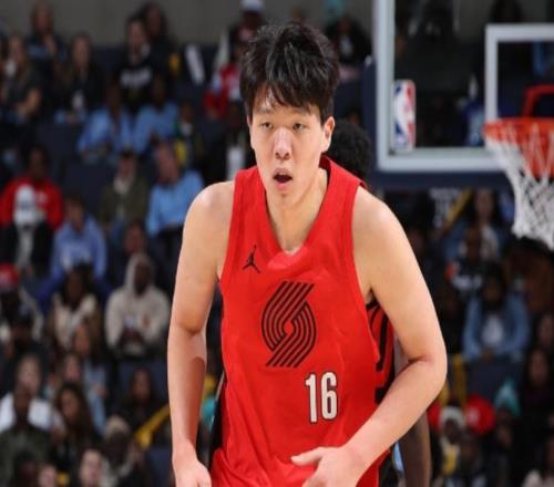 杨瀚森连续5场登场：仅3分钟罚球得2分NBA生涯74分超何升镇