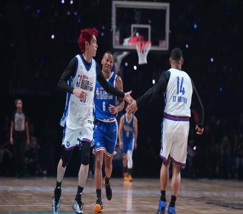 NBA全明星名人赛：字母哥队逆转取胜，王鹤棣10分4板，Shams0分