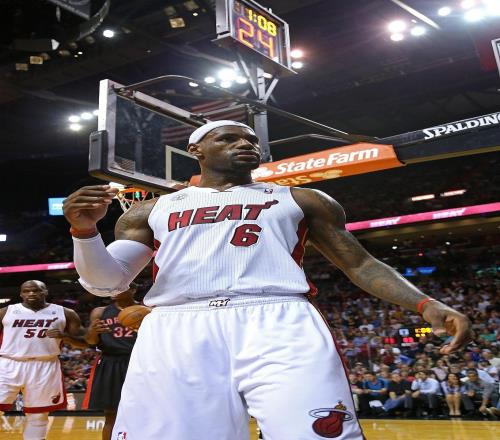 波什表示在总决赛失利后竟然在詹姆斯离队前10分钟才收到短信通知_NBA直播