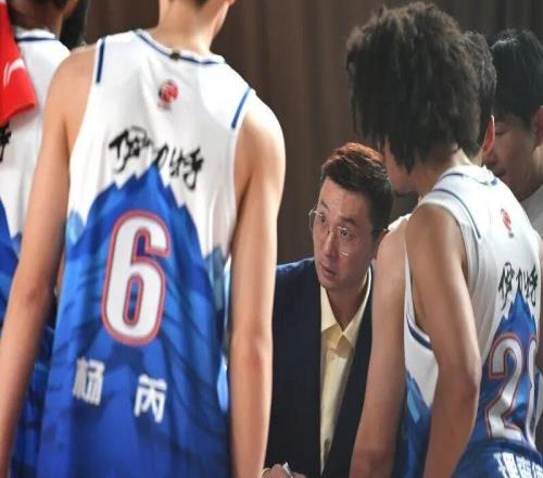新疆男篮主教练刘炜因身体原因辞职