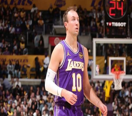 场上效果还算不错，但湖人还远没有发挥出超级投手的最大价值