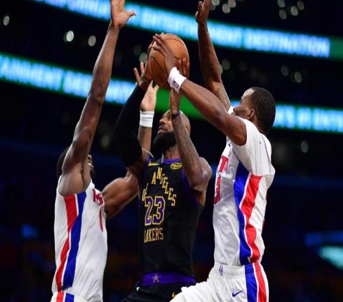 从8胜到40胜，登顶联盟第一！NBA被低估豪门，成哈登夺冠路上阻碍