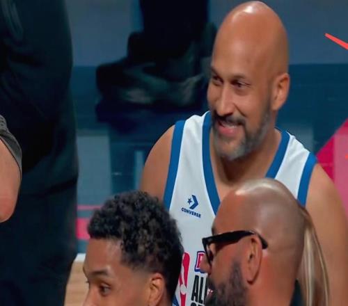 还是忘不了本行，Shams名人赛数据：4投0中3失误，看手机13分钟