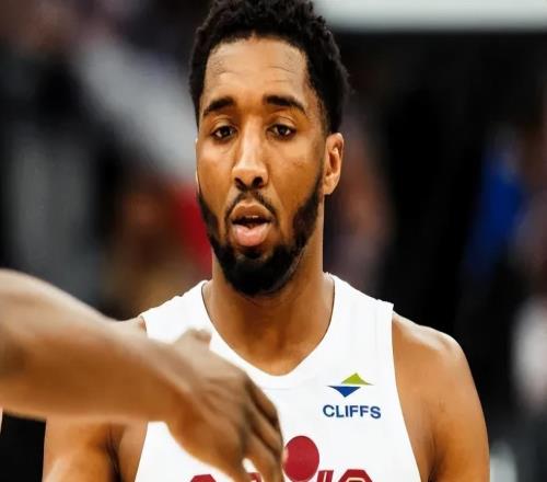 砍58+12！轰54+17，七年前你们还是死敌，如今却逆天改命要争冠了