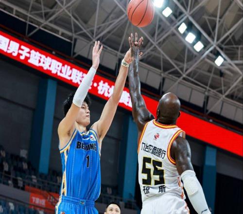 还认不清现实超级外援不向弗格学习，很难重返CBA了