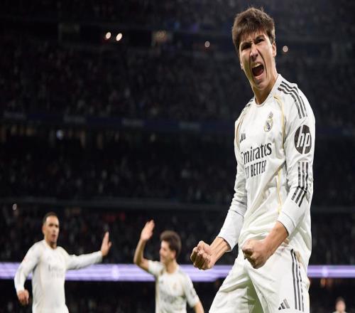 41！3粒点球，榜首易主，皇马疯狂8连胜，超越巴萨登顶