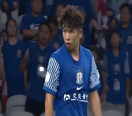 喜讯！大连英博前锋位置迎来新黑马，热身赛连续搭档马莱莱出战