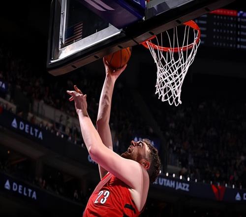 面对爵士打出大号准三双，开拓者内线新星的发展前景一片光明