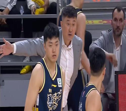 大鱼来了！广东队迎来重大利好，力保杜锋躺进总决赛！