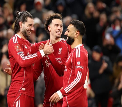 30！索博复出即破门，萨拉赫传射状态回暖，利物浦轻松晋级16强