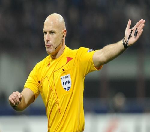 前英超裁判大吐苦水称裁判水平堪忧敢不敢让韦伯下台_英超直播