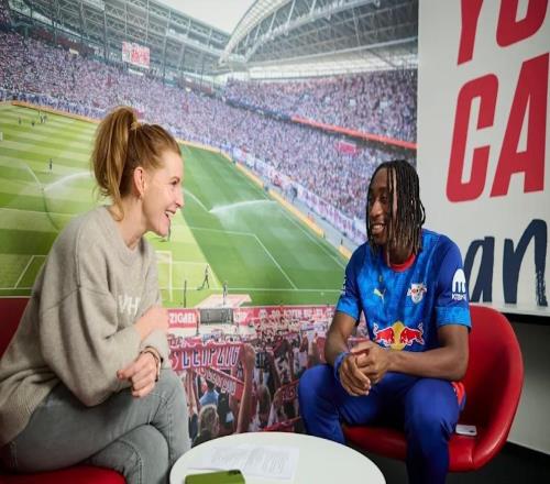 扬迪奥曼德：现在我的偶像是维尼修斯我没有和拜仁接触