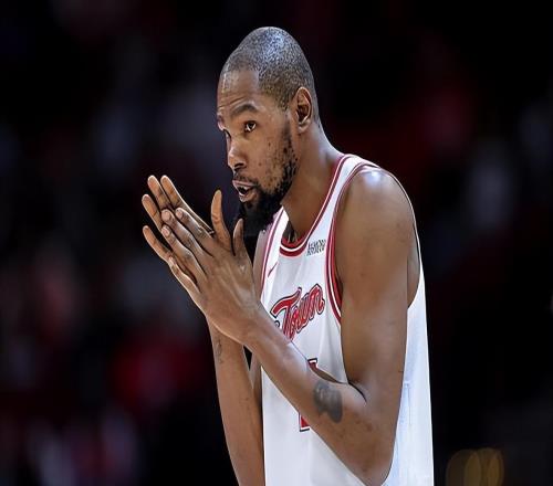 火箭锋线球星：快船采取了不同的防守策略，我需要更好地观察局势