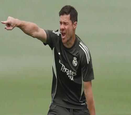 欧冠淘汰赛附加赛前瞻本菲卡21皇马：皇马西甲雄起欧冠走衰