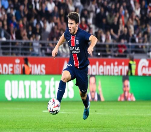 内维斯：登贝莱期盼在巴黎展现团队合作精神现更衣室气氛融洽_法甲直播