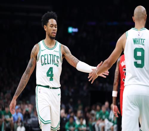 怀特:在交易截止日前目送队友离去心中难免感伤祝愿他们未来一帆风顺_NBA直播