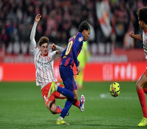 西甲库巴西破门亚马尔失点巴萨12赫罗纳让出榜首