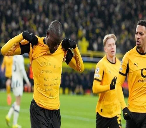 早报：还知道捂着嘴，感觉像蓄谋已久