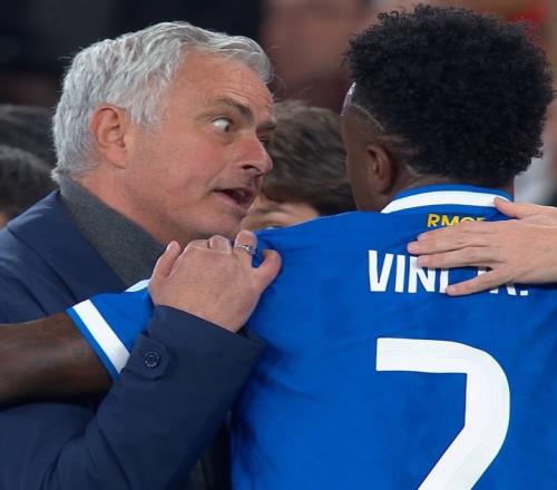 穆里尼奥：我告知维尼修斯需改变庆祝方式本菲卡并非种族歧视球队_西甲直播