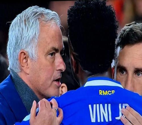 穆里尼奥赛后采访：我不后悔，皇马配得上胜利