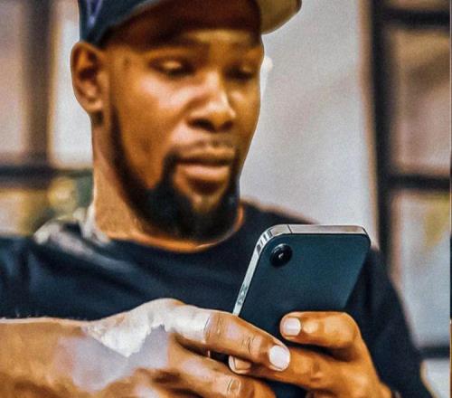 杜兰特正面回应社媒小号风波：不想卷进乱七八糟争论！我们很专注