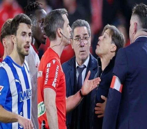 重磅处罚!塞维利亚主帅阿尔梅达因与裁判发生冲突被禁赛七场