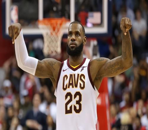 詹皇重返骑士三种方式出炉！接受底薪最佳退役巡演赚翻+豪阵冲冠