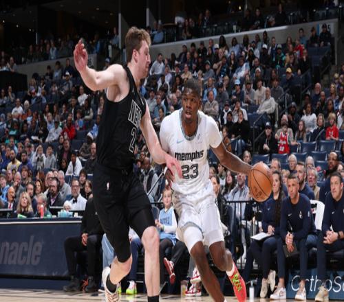 6年前，他退学当建筑工人，如今登NBA舞台，成耀眼新星