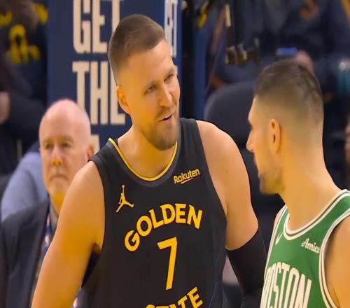 就这还像文班珀金勇士首秀12分低位能力全无科尔狂夸被打脸