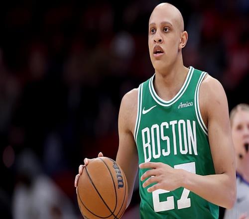 凯尔特人锋线新星：保持稳定很不容易，所以我尊敬霍福德和詹姆斯