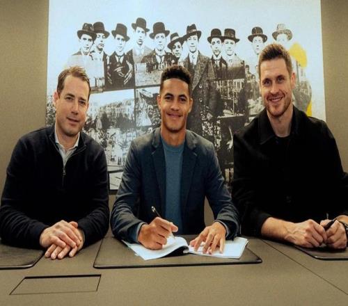 官方：多特签下克鲁塞罗后卫考阿普拉特斯，球员将于今夏加盟