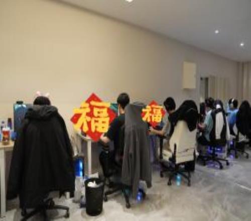 AL俱乐部分享照片：全员结束春节假期正式归队，训练备战季后赛