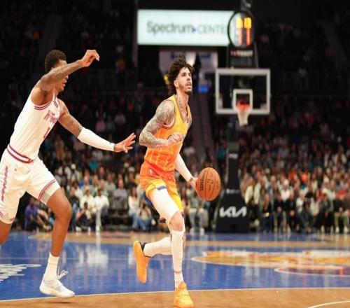 火箭险胜黄蜂：杜兰特35+8制胜两罚申京13+7三球11+7+7