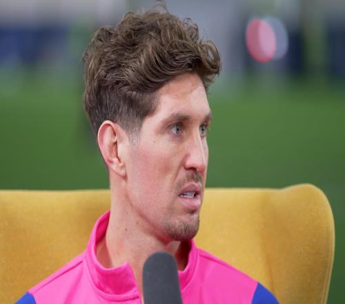 斯通斯：我永远感激球迷们对我的态度，我爱他们所做的一切