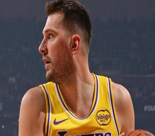 划水双巨全打疯！东契奇首节17+4+4三分约基奇19+3三分