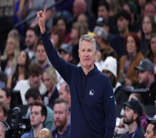 科尔：我了解波津渴望上场的心情但这一切需要训练团队来决定_NBA直播