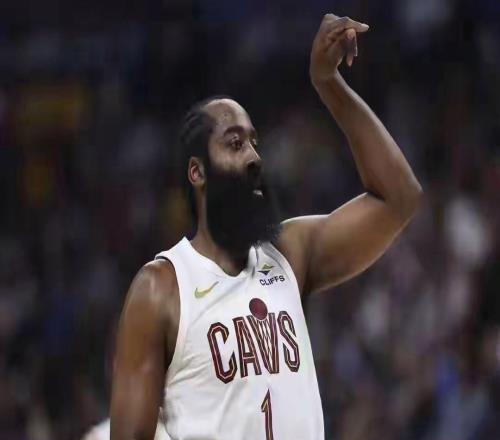 克努佩尔33分NBA常规赛黄蜂113118骑士米切尔32分