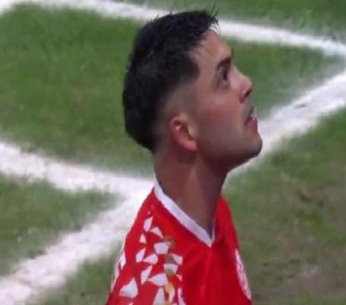 11！汉堡有望保级：德甲6轮不败+领先降级区7分，德乙回不去了