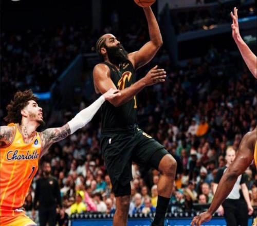 骑士赢球后一点仍该批，哈登两点该夸！米切尔摊牌，新秀联盟第一