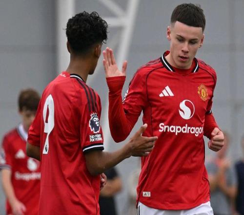 鲁尼长子梦想10年内成为曼联主力！小梅西再入世界波，卡里克观战