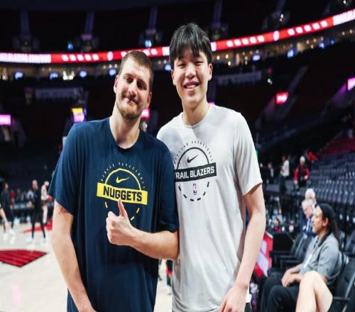 杨瀚森谈与约基奇交流感受：练了十几分钟的英语全用上了