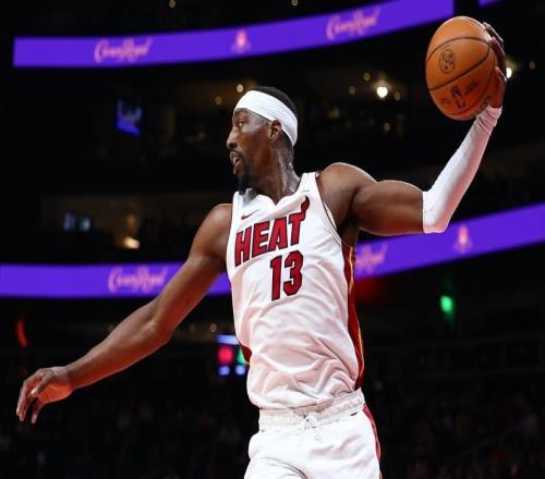 第30胜！希罗复出24分热火31分大胜老鹰杰伦16+16+11