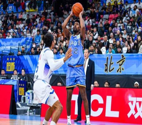 不走了！曝北京首钢争议小外援第二阶段留队，许利民或选择豪赌