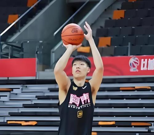 广东队迎来1好消息！2米05锋线悍将恢复训练，有望赶上CBA季后赛