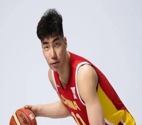 男篮官宣14人名单！7人落选，后场达6人，余嘉豪在列，实力引担忧