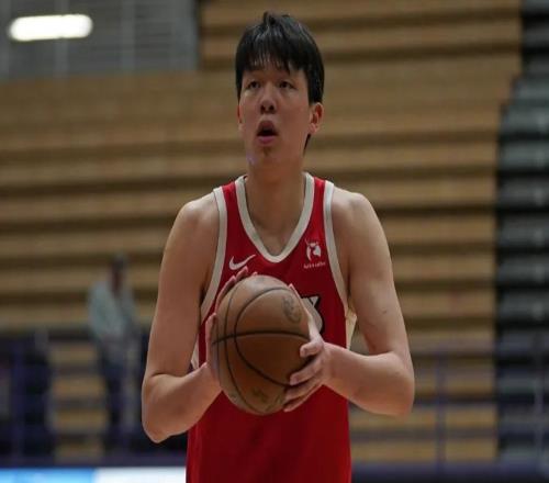 首秀11分12篮板！还是打得太差了，杨瀚森