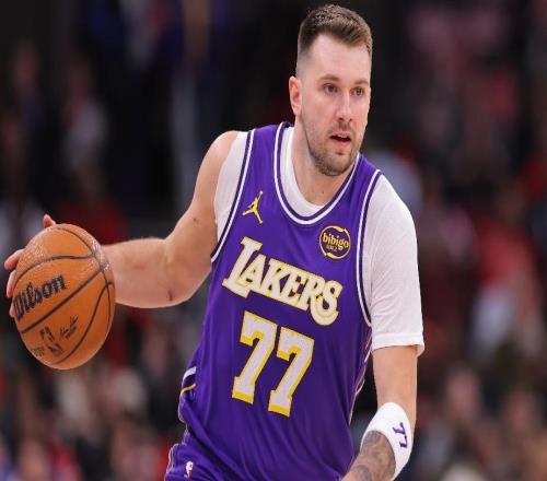 湖人89111不敌凯尔特人球员评价：肯纳德及格，8人低迷